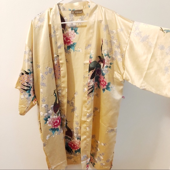 VEAMI Tops - Satin Kimono